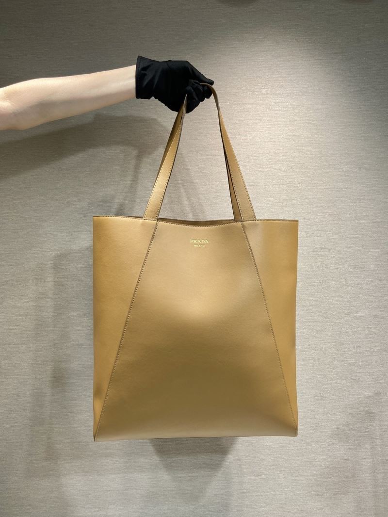 Pra*a tote bags